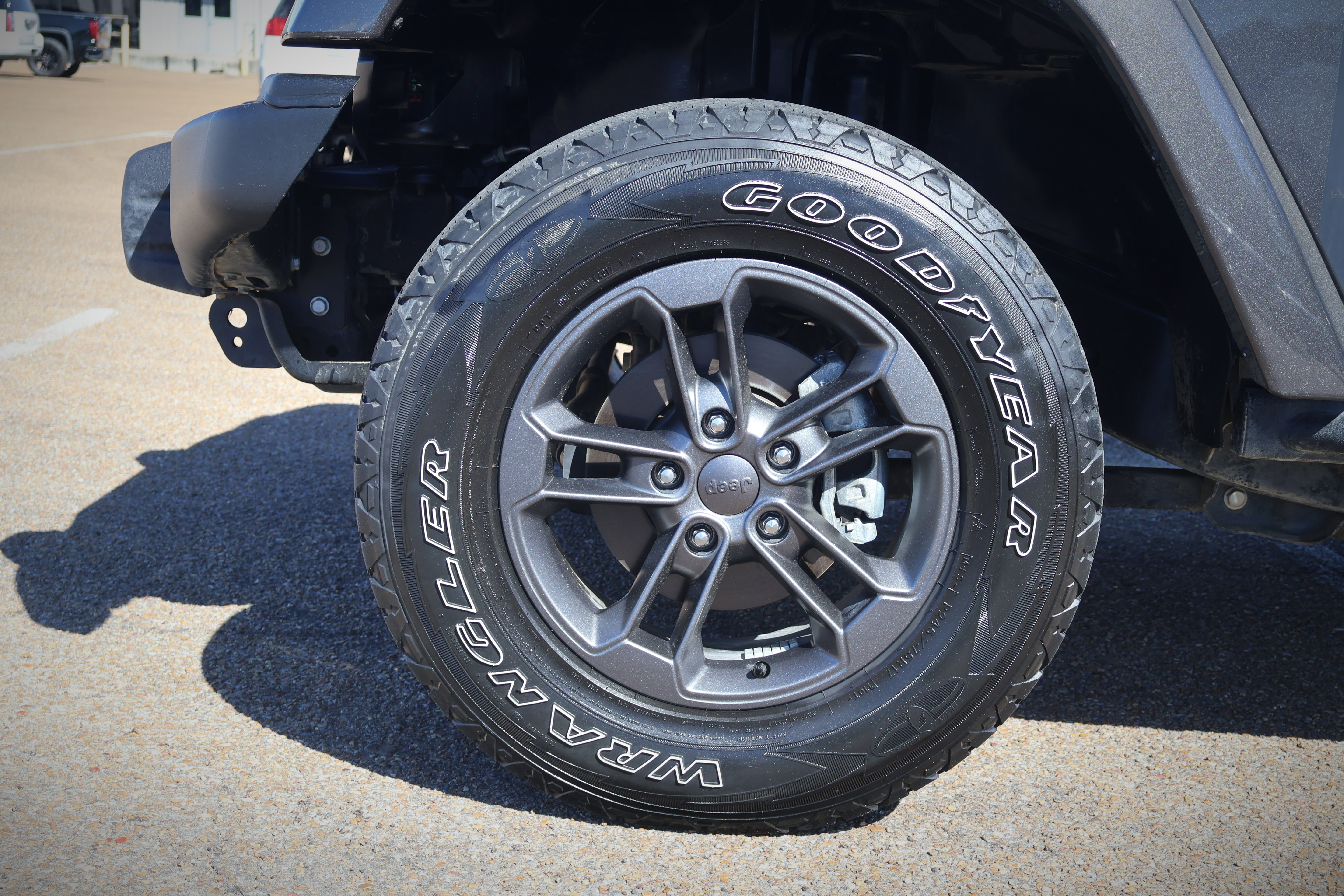 Used 2018 Jeep Wrangler Sport AWD/4WD image 29