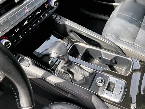 Used 2023 Kia Telluride EX w/ EX Captain's Chair Package FWD image 17