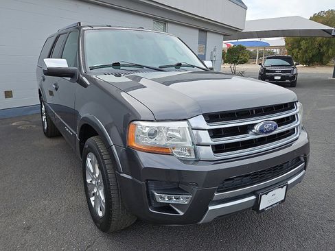Used 2015 Ford Expedition Platinum image 4