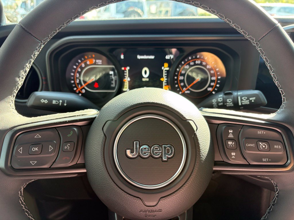 Used 2026 Jeep Wrangler Unlimited Rubicon AWD/4WD image 13