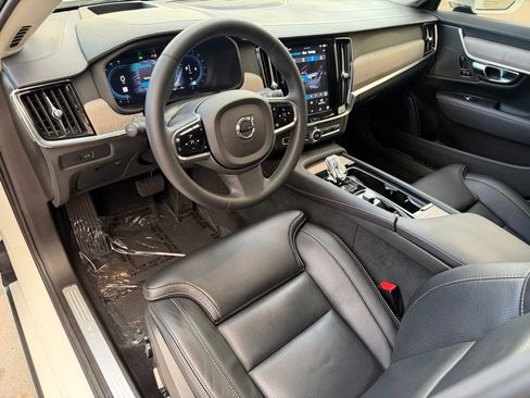 Used 2023 Volvo S90 B6 Ultimate image 11