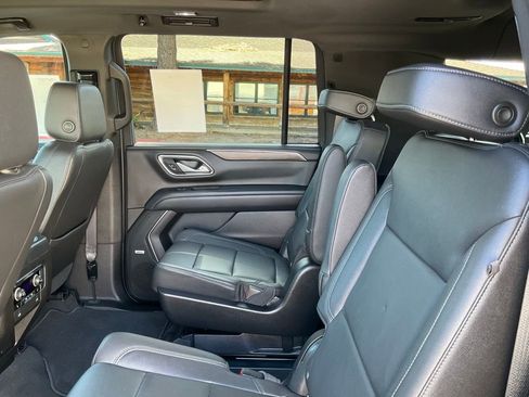 Used 2021 Chevrolet Suburban Z71 w/ Luxury Package AWD/4WD image 26