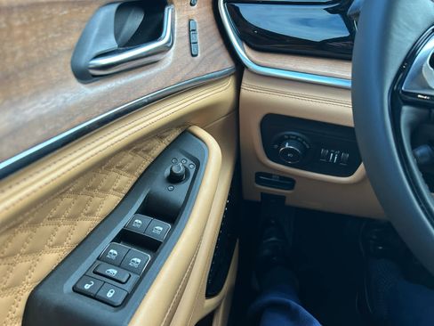 New 2026 Jeep Grand Cherokee L Summit image 23