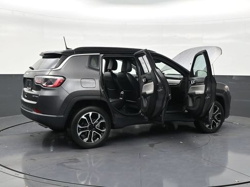 Used 2023 Jeep Compass Limited AWD/4WD image 28