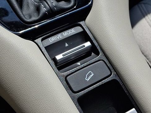 Certified 2023 Honda HR-V LX image 25