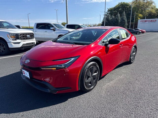 Certified 2026 Toyota Prius LE FWD image 5