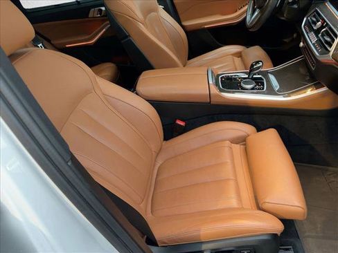 Used 2022 BMW X5 xDrive40i w/ M Sport Package image 25