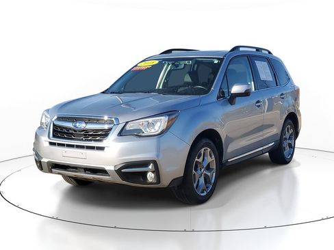 Used 2018 Subaru Forester 2.5i Touring image 2