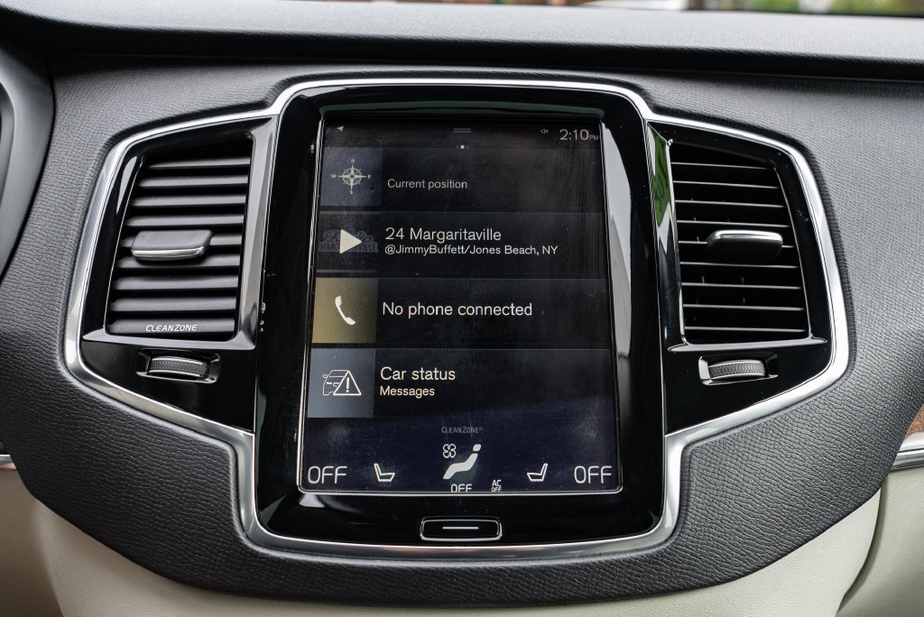 Used 2016 Volvo XC90 T6 Momentum w/ Momentum Plus Package AWD/4WD image 16