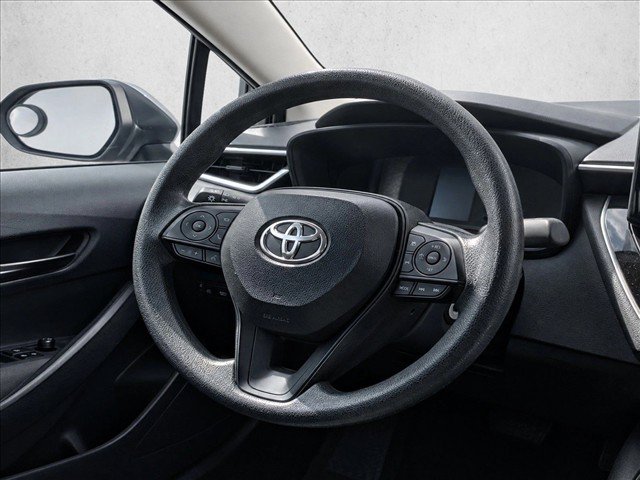 Used 2025 Toyota Corolla LE FWD image 22