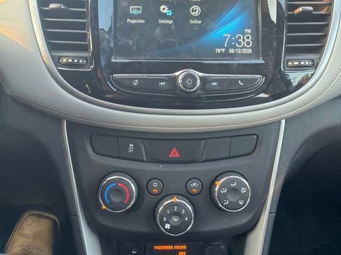 Used 2017 Chevrolet Trax LS AWD/4WD image 19