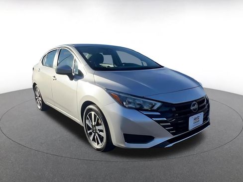 Used 2025 Nissan Versa SV image 3