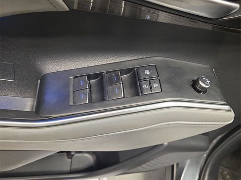 Used 2020 Toyota Highlander Platinum image 28