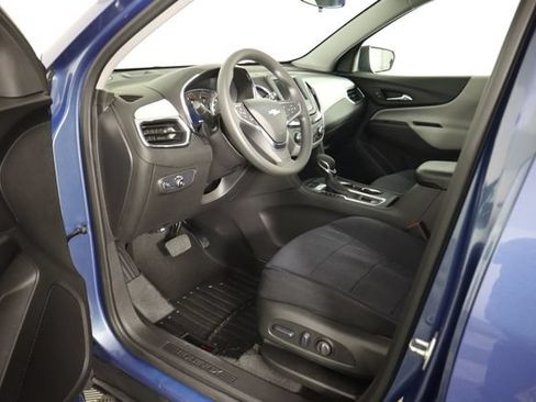 Used 2024 Chevrolet Equinox LS w/ LS Convenience Package AWD/4WD image 32