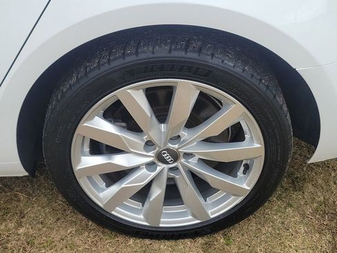 Used 2017 Audi A4 2.0T Premium image 12