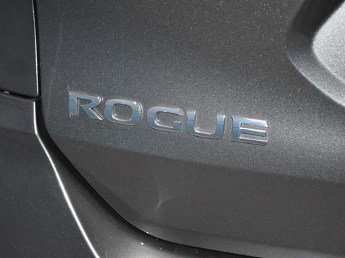 Used 2019 Nissan Rogue SV w/ Premium Package image 28