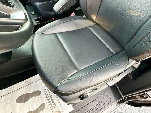 Used 2018 Mercedes-Benz Metris Passenger image 18
