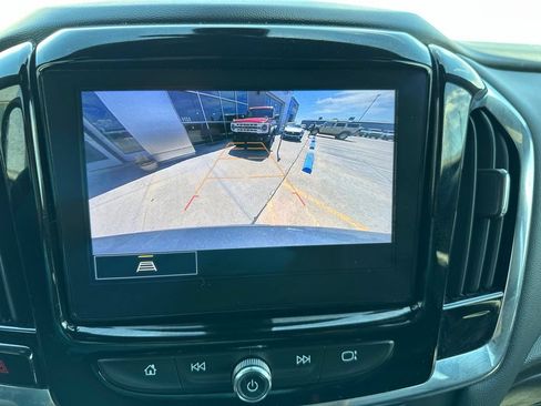 Used 2023 Chevrolet Traverse LT FWD image 13