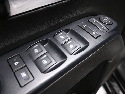 Used 2019 Chevrolet Silverado 2500 W/T AWD/4WD image 11
