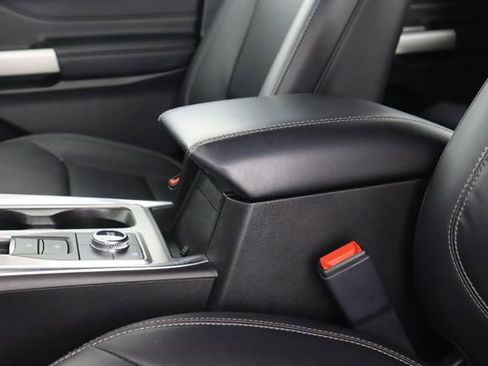 Certified 2022 Ford Explorer XLT w/ Equipment Group 202A image 51