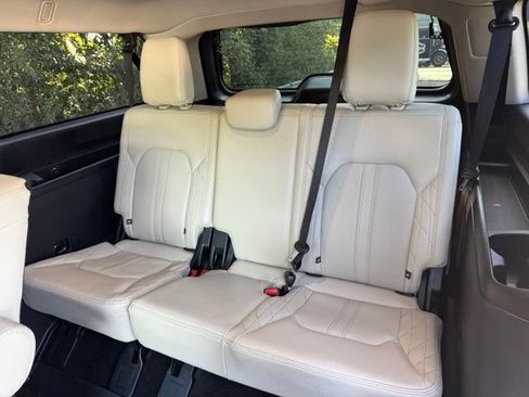 Used 2019 Ford Expedition Max Platinum AWD/4WD image 22
