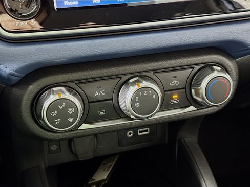 Used 2025 Nissan Versa SV w/ Trunk Package image 15