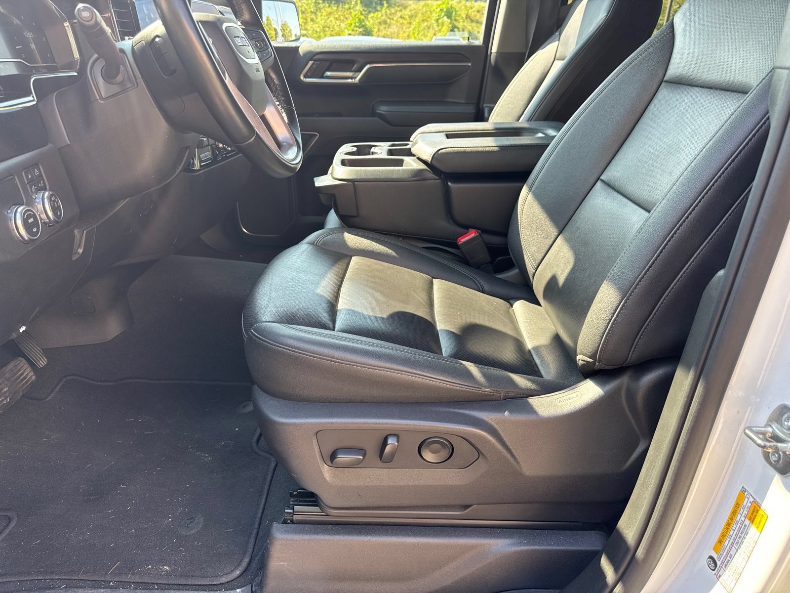 Used 2025 GMC Sierra 1500 SLT RWD image 9
