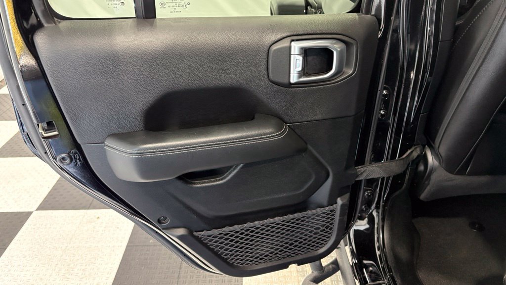 Used 2021 Jeep Wrangler Unlimited Sahara w/ Uconnect 4C Nav & Sound Group AWD/4WD image 17