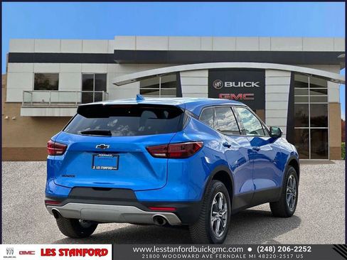 Used 2025 Chevrolet Blazer LT w/ Driver Confidence Package FWD image 6