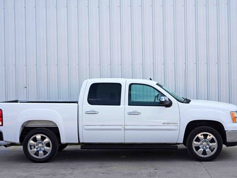 Used 2011 GMC Sierra 1500 SLE w/ Regional Value Package image 42