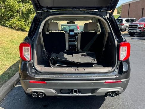 Used 2022 Ford Explorer Platinum w/ Equipment Group 601A image 9