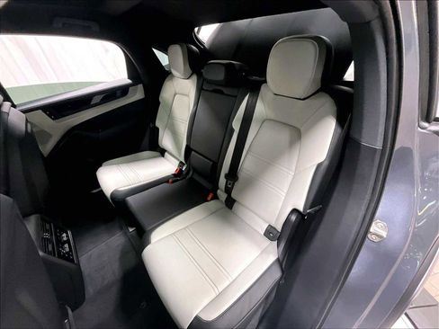 New 2026 Porsche Cayenne Coupe AWD/4WD image 25
