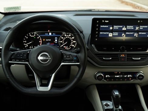 Used 2023 Nissan Altima 2.5 SL image 26