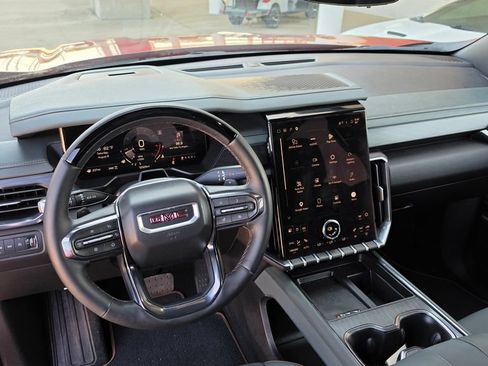 Used 2025 GMC Acadia AT4 w/ Super Cruise Package AWD/4WD image 9
