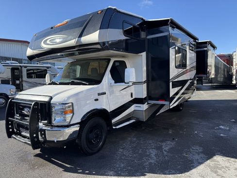 Used 2016 Ford E-450 and Econoline 450 Super Duty w/ Motorhome Prep Package image 7