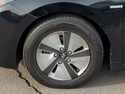 Used 2020 Hyundai Ioniq Blue image 16