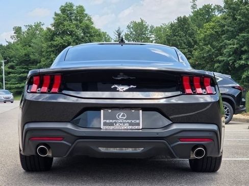 Used 2024 Ford Mustang Coupe RWD image 23