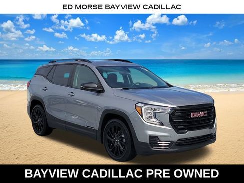 Used 2023 GMC Terrain SLE w/ Driver Convenience Package FWD image 7