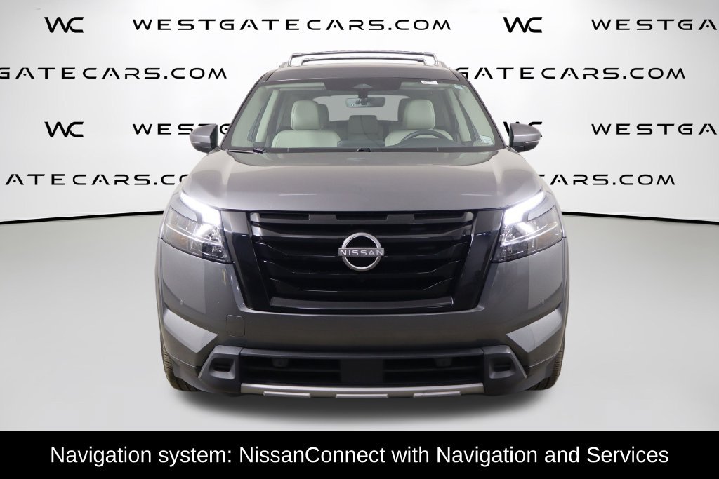 Used 2024 Nissan Pathfinder SL w/ Black Appearance Package FWD image 2
