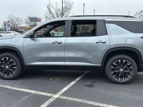 New 2026 Chevrolet Traverse LT w/ Sun and Wheel Package image 4