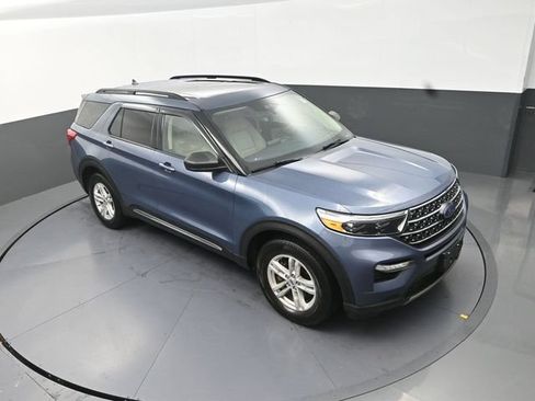 Used 2021 Ford Explorer XLT w/ Equipment Group 202A AWD/4WD image 23