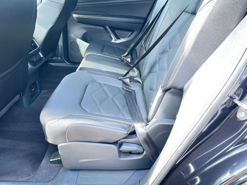 Used 2025 Volkswagen Atlas Cross Sport SE image 25