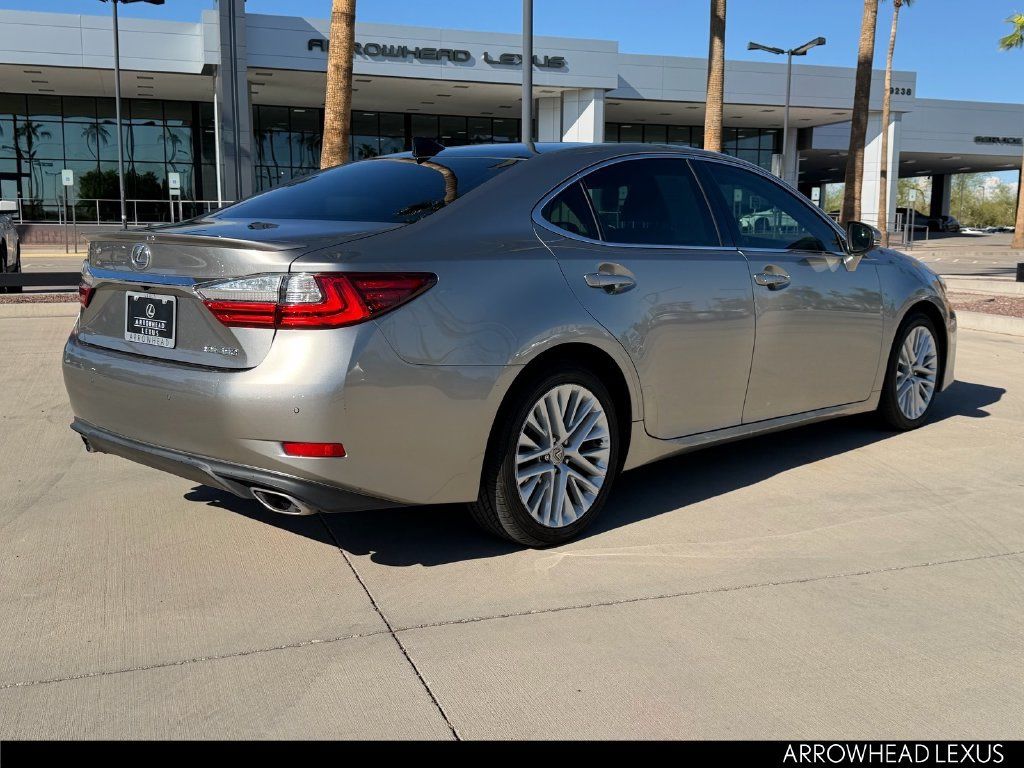 Used 2017 Lexus ES 350 w/ Ultra Luxury Package FWD image 6
