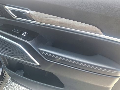 Used 2022 Kia Telluride SX w/ SX Prestige Package image 9