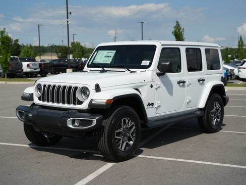 New 2026 Jeep Wrangler Unlimited Sahara AWD/4WD image 3