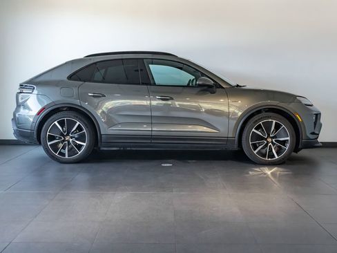 Certified 2024 Porsche Macan 4 Electric AWD/4WD image 8