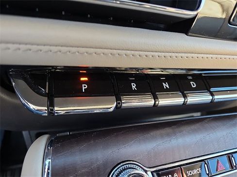 Used 2023 Lincoln Aviator Reserve w/ Equipment Group 201A image 17