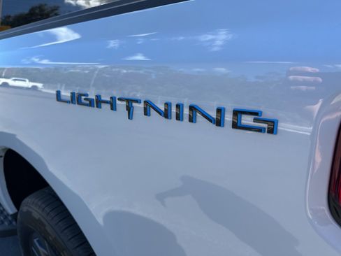Used 2025 Ford F150 Lightning Lariat image 10