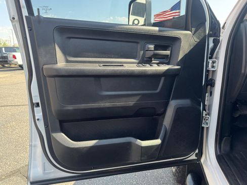 Used 2017 RAM 3500 Tradesman w/ Chrome Appearance Group AWD/4WD image 12