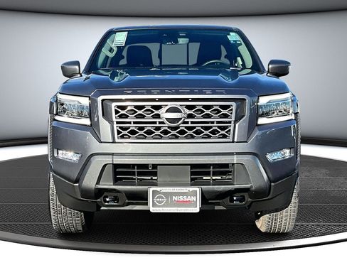 Used 2024 Nissan Frontier SL image 2
